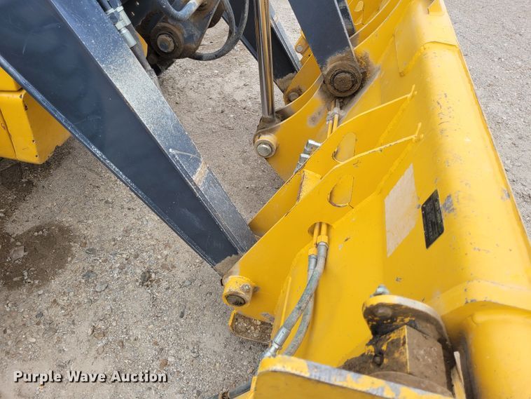 image for item FC9183 2011 John Deere 410J  backhoe