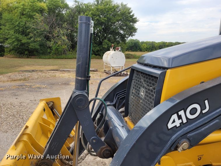 image for item FC9183 2011 John Deere 410J  backhoe