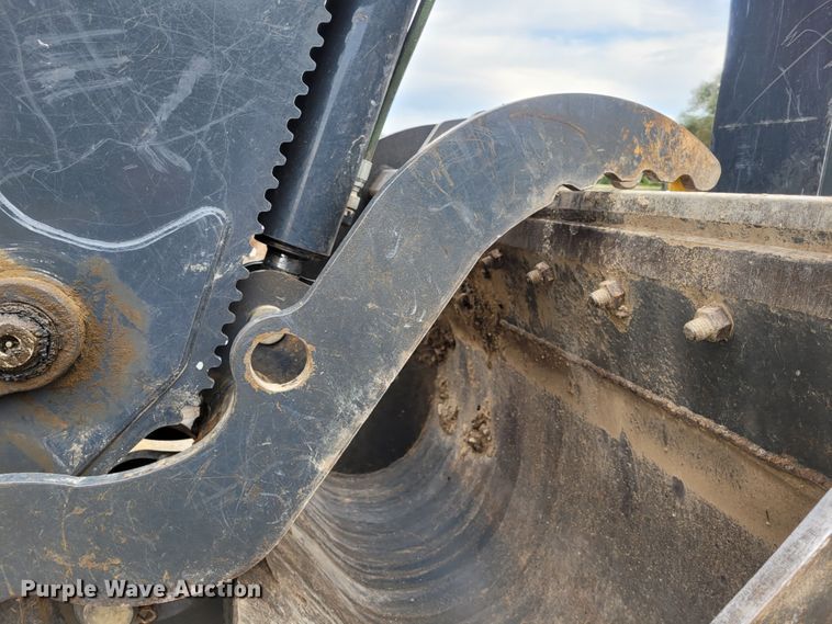 image for item FC9183 2011 John Deere 410J  backhoe