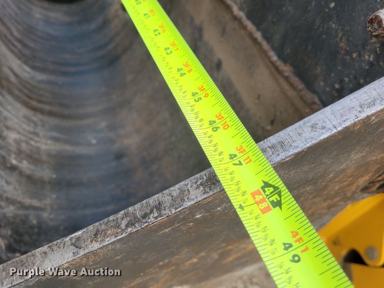 image for item FC9183 2011 John Deere 410J  backhoe