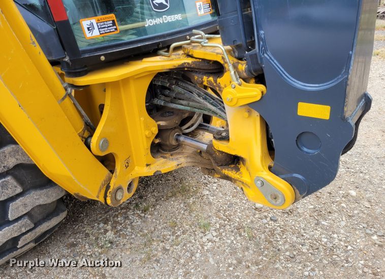 image for item FC9183 2011 John Deere 410J  backhoe