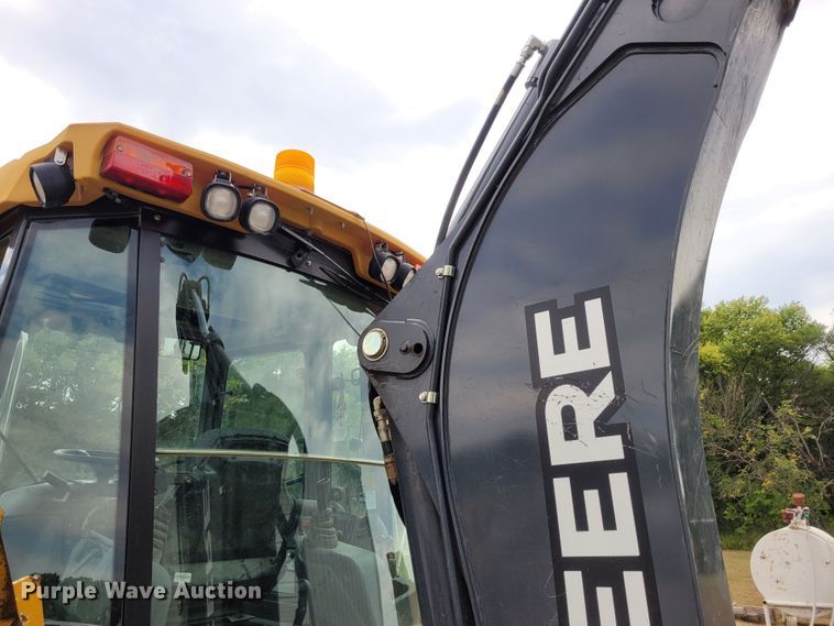 image for item FC9183 2011 John Deere 410J  backhoe