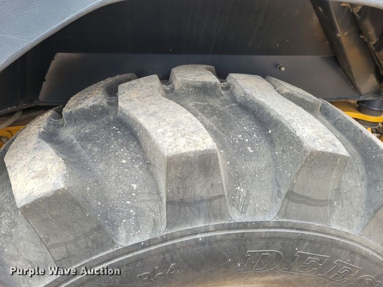 image for item FC9183 2011 John Deere 410J  backhoe