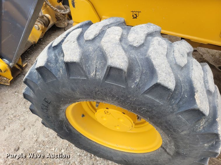 image for item FC9183 2011 John Deere 410J  backhoe