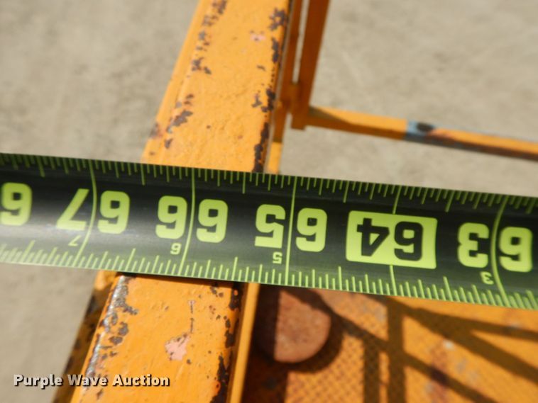 image for item HF9373 2000 JLG 500RTS  scissor lift