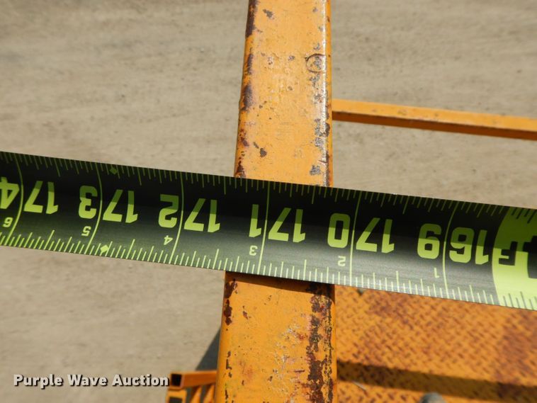 image for item HF9373 2000 JLG 500RTS  scissor lift