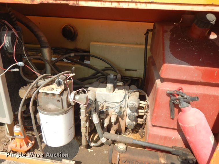 image for item HF9373 2000 JLG 500RTS  scissor lift