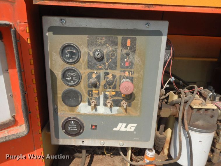 image for item HF9373 2000 JLG 500RTS  scissor lift