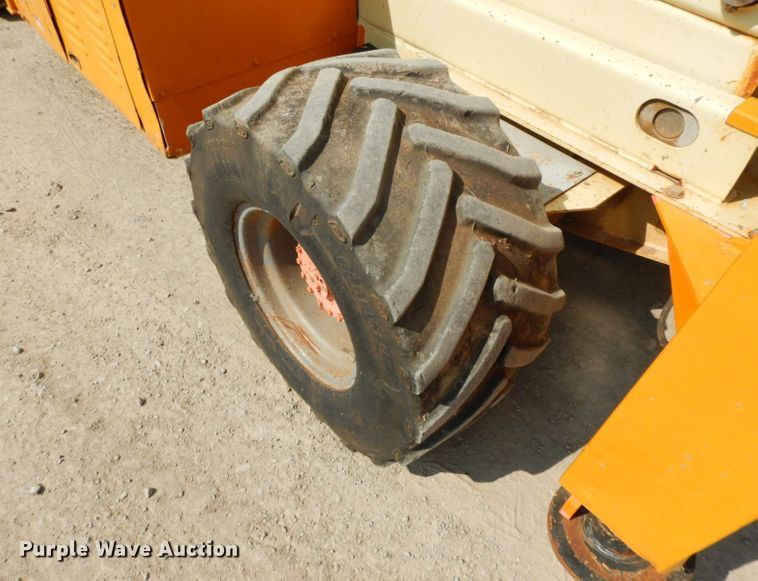 image for item HF9373 2000 JLG 500RTS  scissor lift