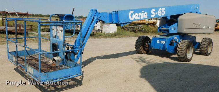 image for item HF9374 2005 Genie S-65  boom lift