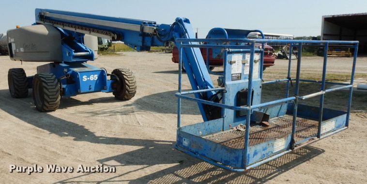image for item HF9374 2005 Genie S-65  boom lift