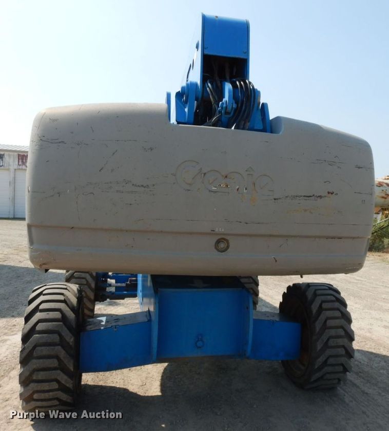 image for item HF9374 2005 Genie S-65  boom lift