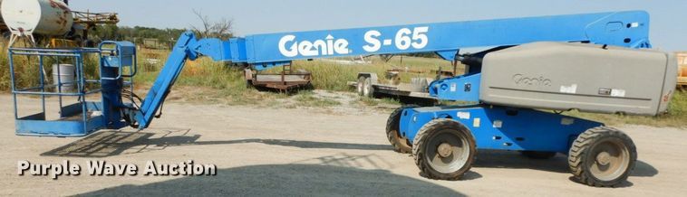 image for item HF9374 2005 Genie S-65  boom lift