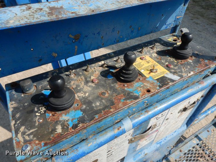 image for item HF9374 2005 Genie S-65  boom lift