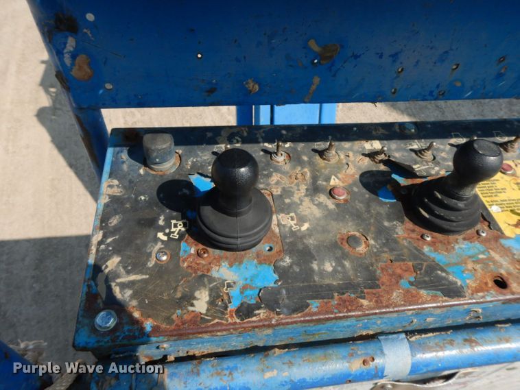 image for item HF9374 2005 Genie S-65  boom lift