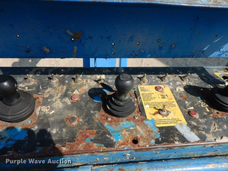 image for item HF9374 2005 Genie S-65  boom lift