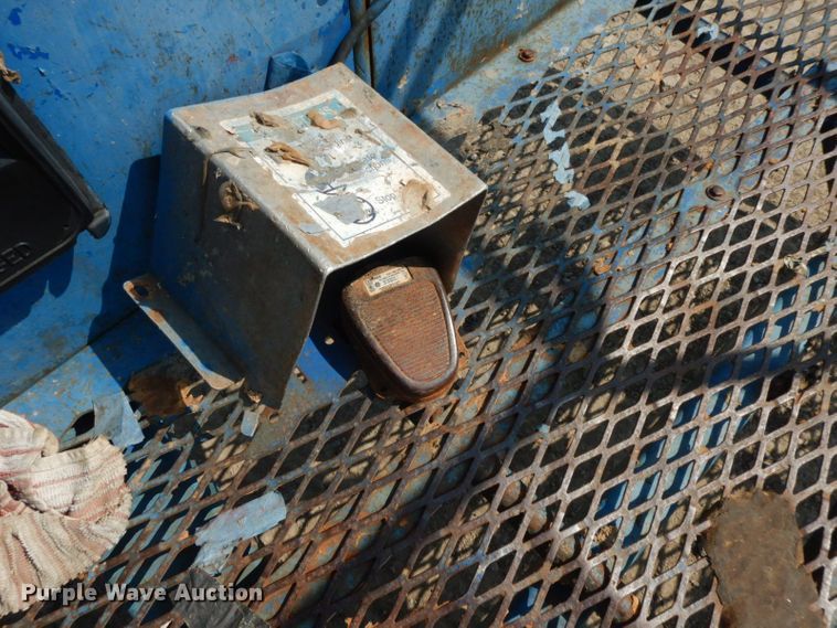 image for item HF9374 2005 Genie S-65  boom lift