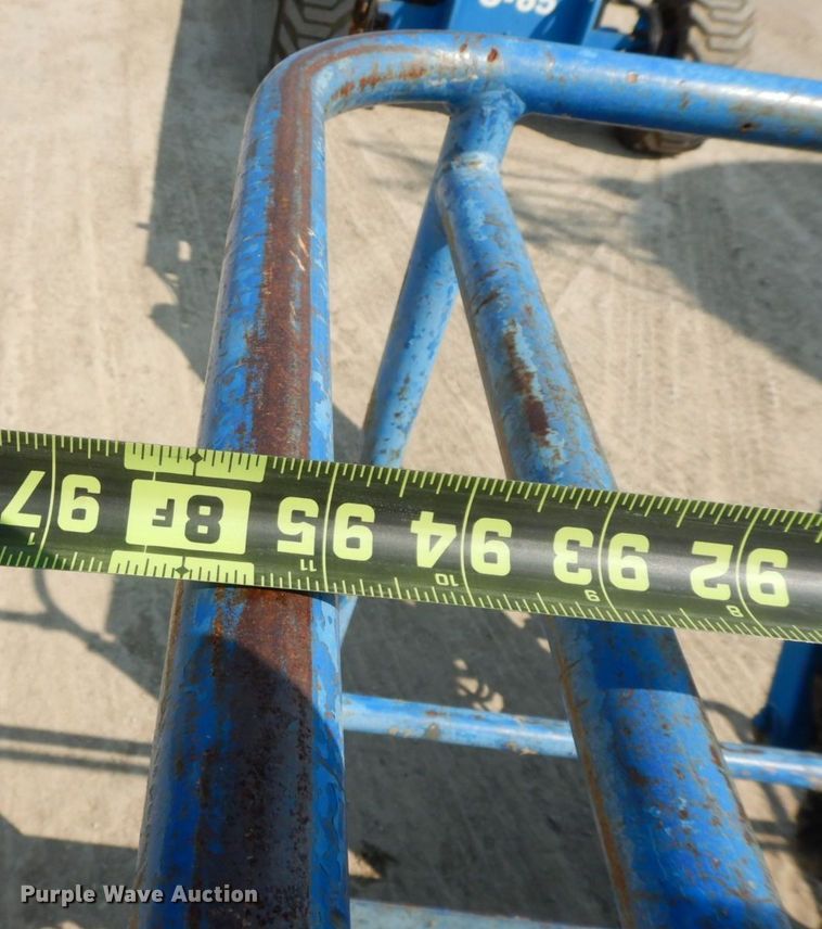 image for item HF9374 2005 Genie S-65  boom lift