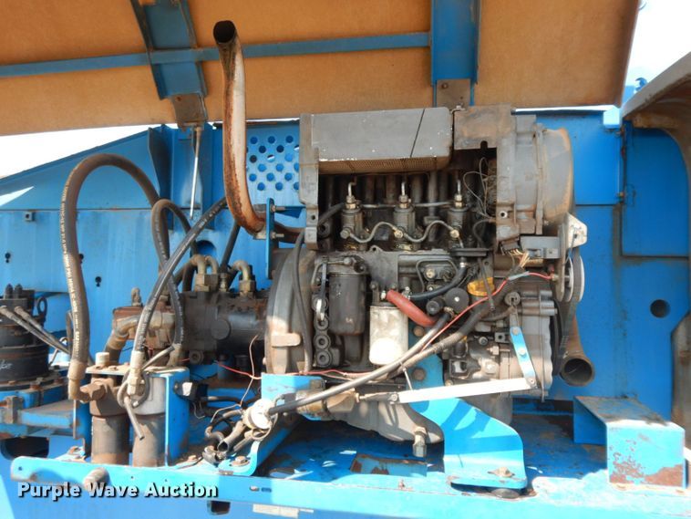 image for item HF9374 2005 Genie S-65  boom lift