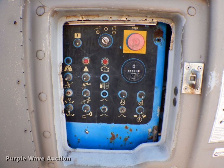 image for item HF9374 2005 Genie S-65  boom lift