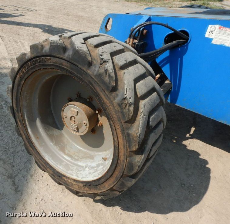 image for item HF9374 2005 Genie S-65  boom lift