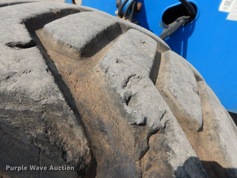 image for item HF9374 2005 Genie S-65  boom lift