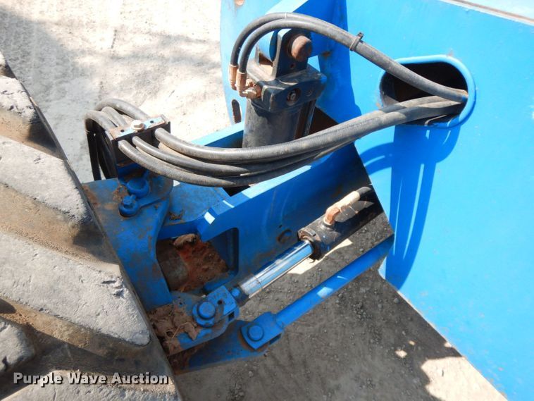 image for item HF9374 2005 Genie S-65  boom lift