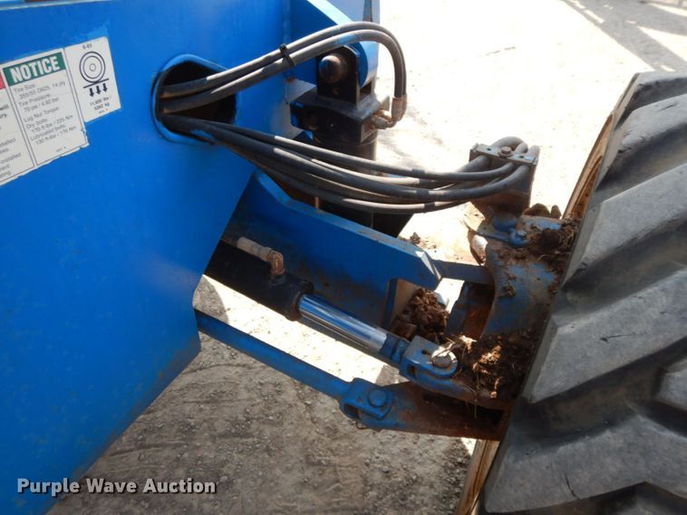 image for item HF9374 2005 Genie S-65  boom lift