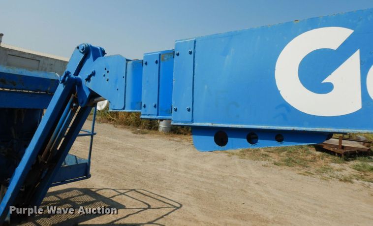 image for item HF9374 2005 Genie S-65  boom lift