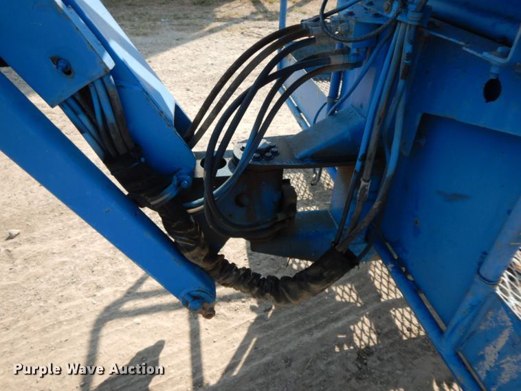 image for item HF9374 2005 Genie S-65  boom lift