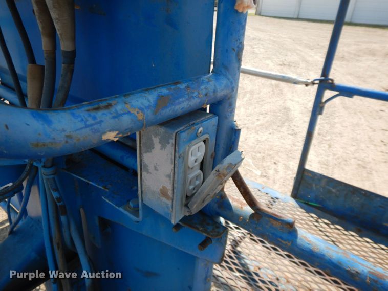 image for item HF9374 2005 Genie S-65  boom lift