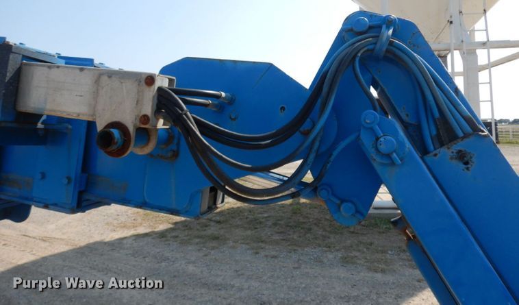 image for item HF9374 2005 Genie S-65  boom lift