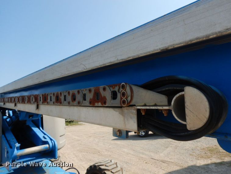 image for item HF9374 2005 Genie S-65  boom lift