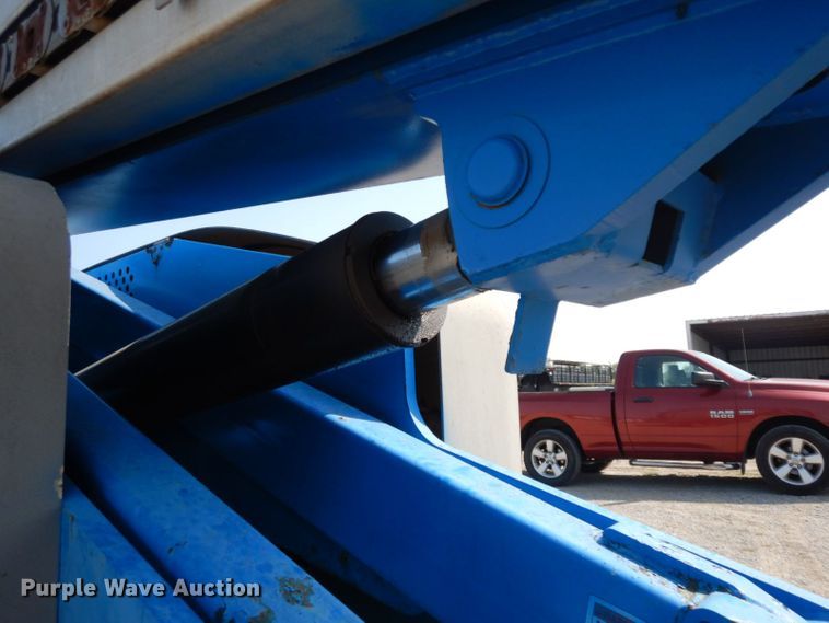 image for item HF9374 2005 Genie S-65  boom lift