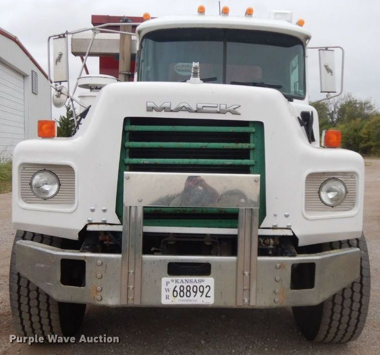 image for item HF9380 2004 Mack DM690S  roll-off container truck