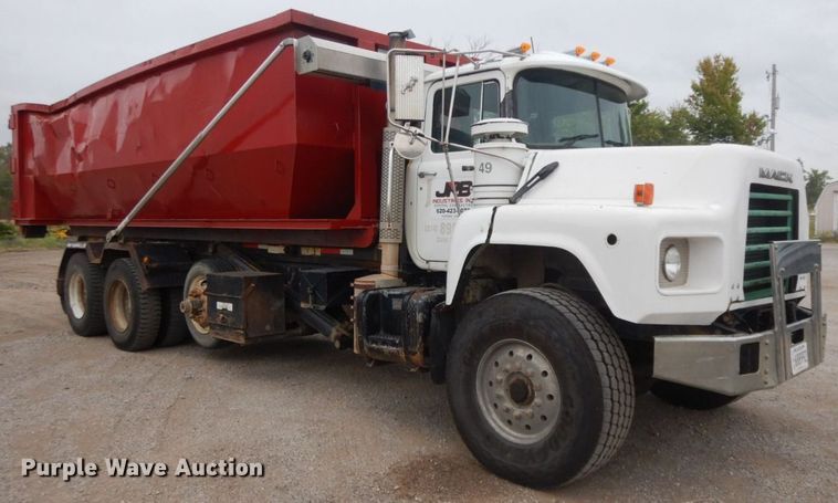 image for item HF9380 2004 Mack DM690S  roll-off container truck