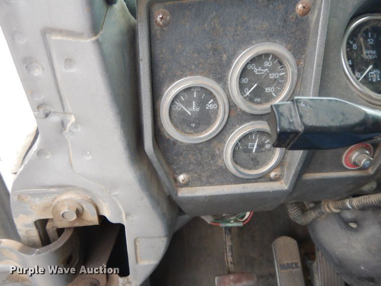 image for item HF9380 2004 Mack DM690S  roll-off container truck