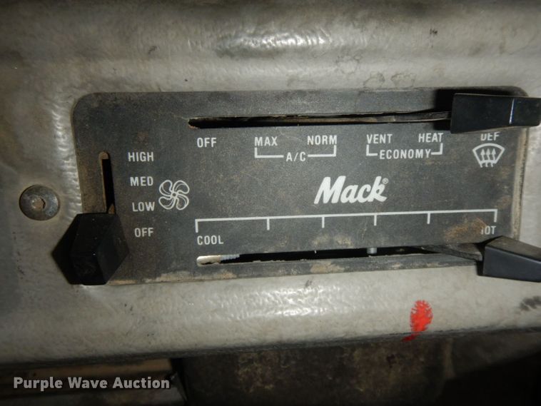 image for item HF9380 2004 Mack DM690S  roll-off container truck