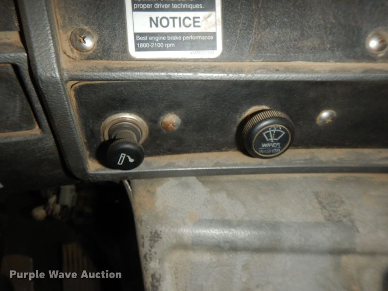 image for item HF9380 2004 Mack DM690S  roll-off container truck