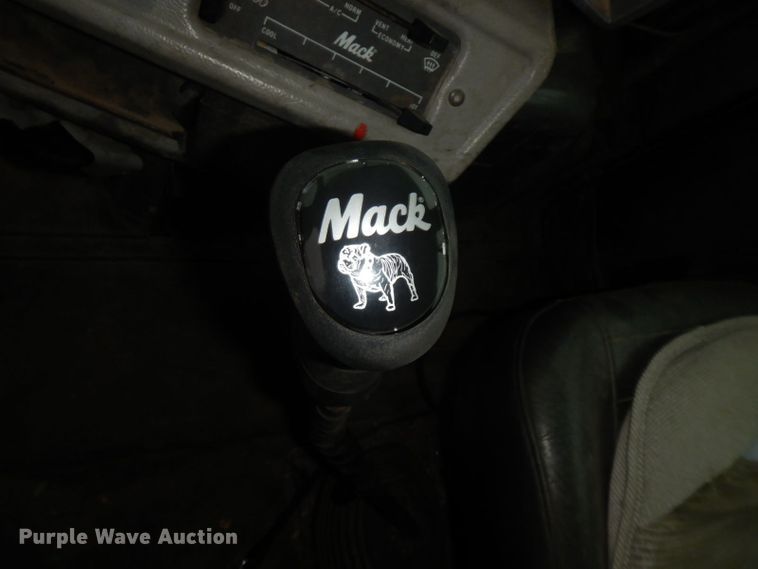 image for item HF9380 2004 Mack DM690S  roll-off container truck