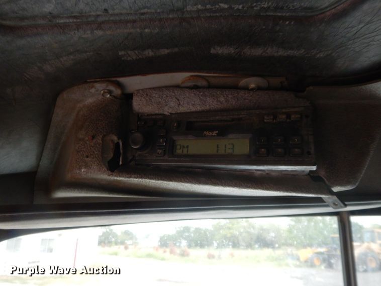 image for item HF9380 2004 Mack DM690S  roll-off container truck