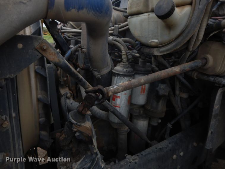 image for item HF9380 2004 Mack DM690S  roll-off container truck