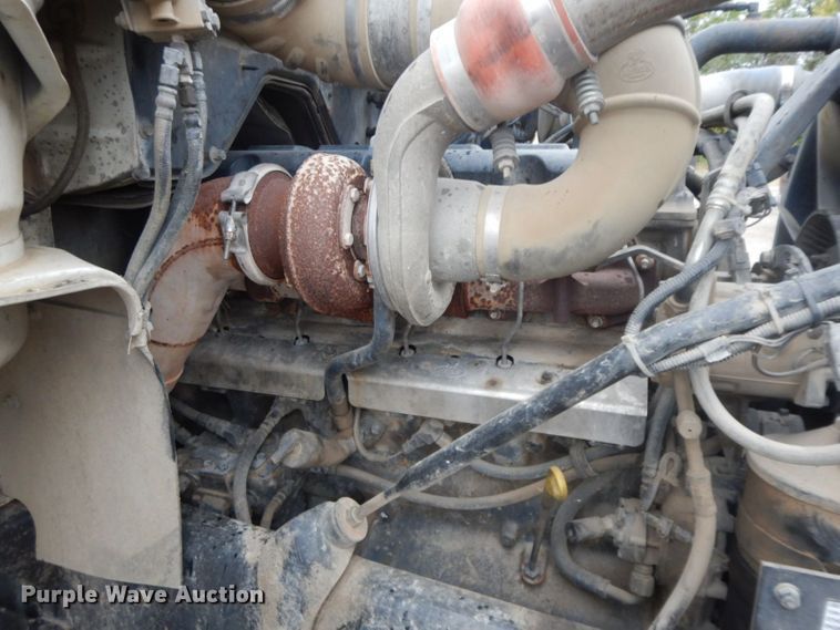 image for item HF9380 2004 Mack DM690S  roll-off container truck