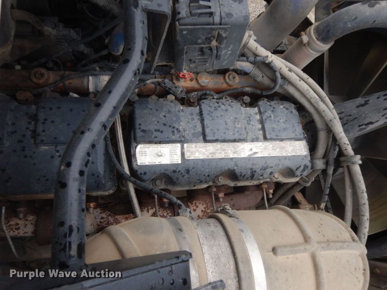 image for item HF9380 2004 Mack DM690S  roll-off container truck