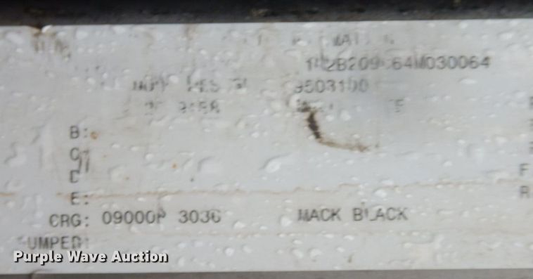 image for item HF9380 2004 Mack DM690S  roll-off container truck