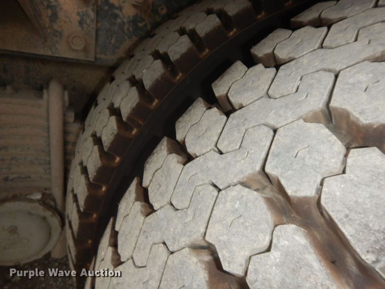 image for item HF9380 2004 Mack DM690S  roll-off container truck