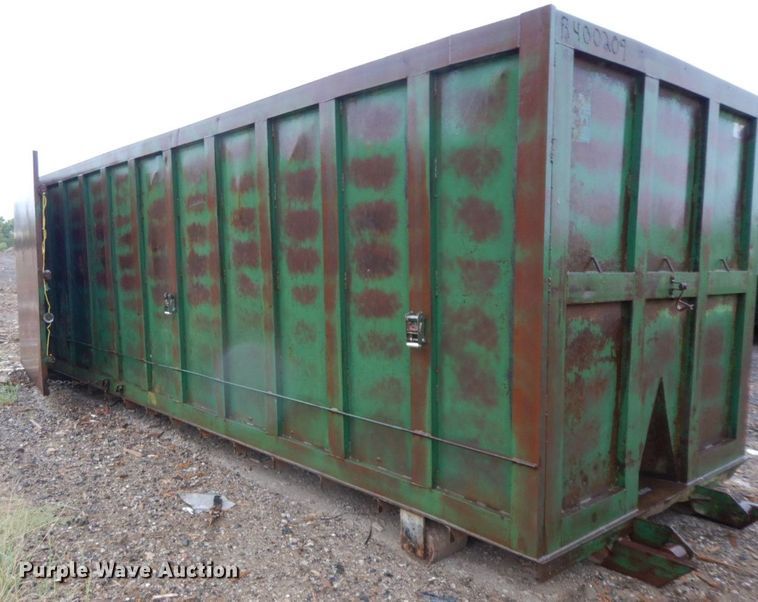 image for item HF9380 2004 Mack DM690S  roll-off container truck