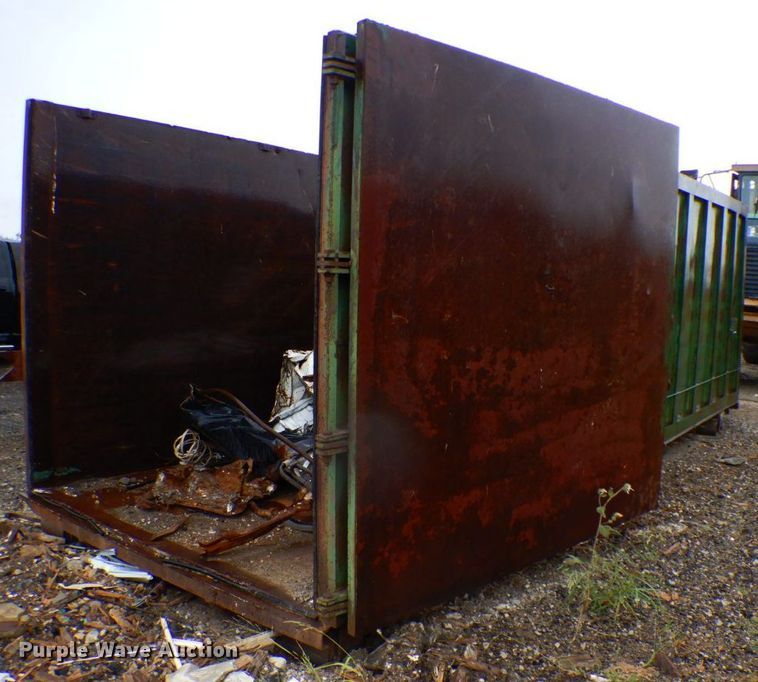 image for item HF9380 2004 Mack DM690S  roll-off container truck