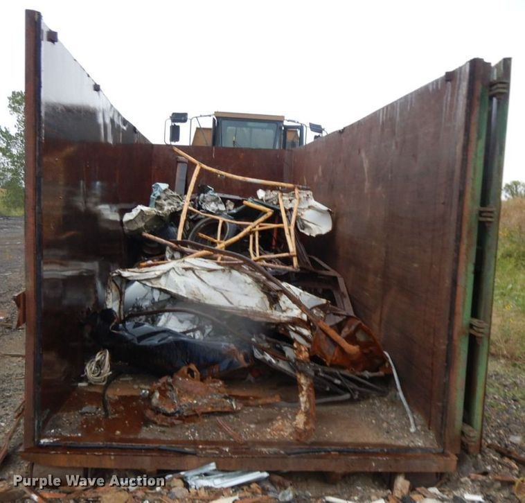 image for item HF9380 2004 Mack DM690S  roll-off container truck