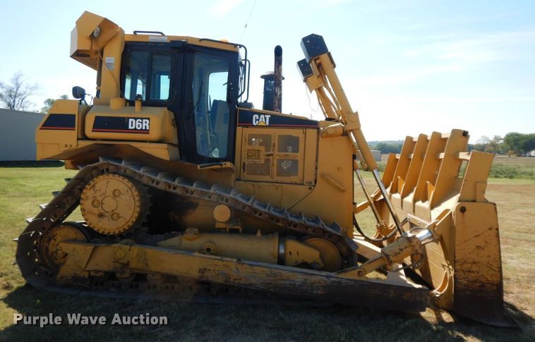 image for item HF9384 2000 Caterpillar D6R  dozer